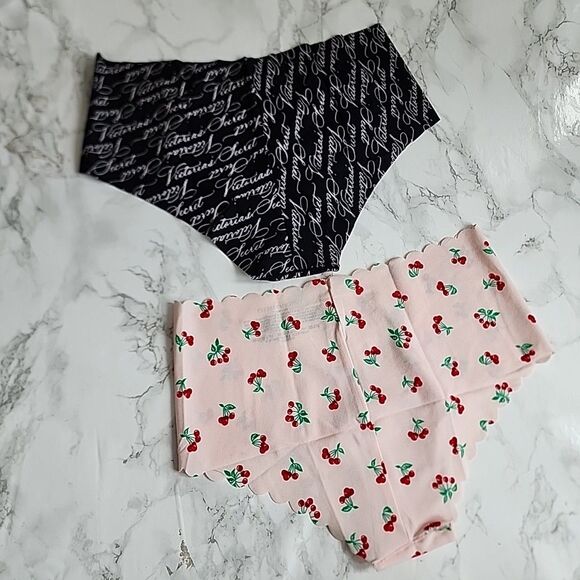 2 Victoria' s Secreet no show cheeky Panties - Picture 3 of 7